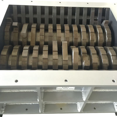 Neumático de poco ruido 2000kg/h de JWELL que recicla la trituradora de dos ejes de la película plástica