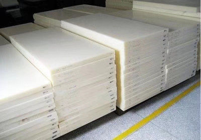 Líneas frías del PPS PPSU POM Engineer Plastic Sheet Extrusion de la OJEADA de la barra del empuje